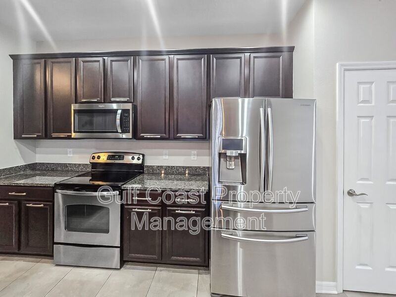 11228 77th St E - Photo 6 of 33