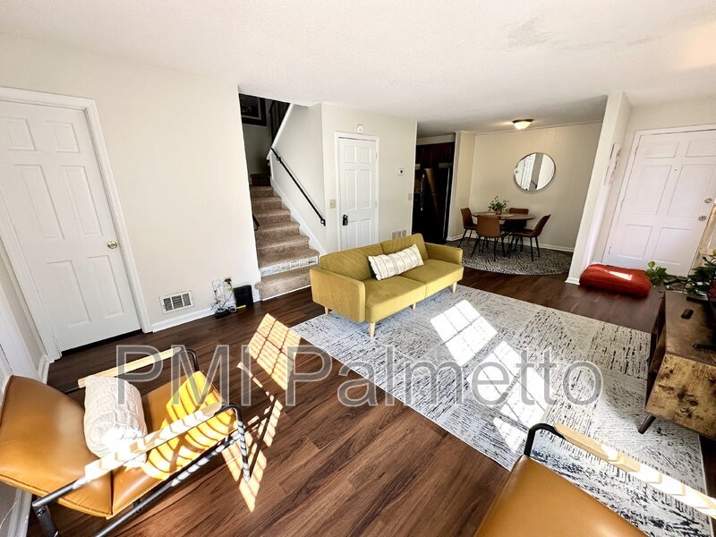 2405 Duncan St - Photo 4 of 31