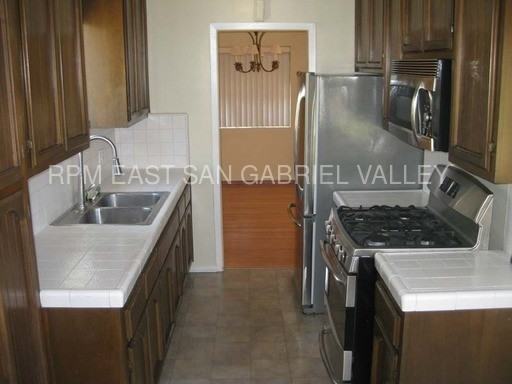 1822 Doreen Ave - Photo 3 of 8