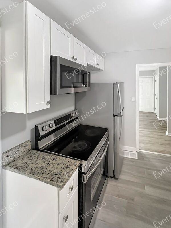 1000 Hutchens Rd Se - Photo 2 of 17