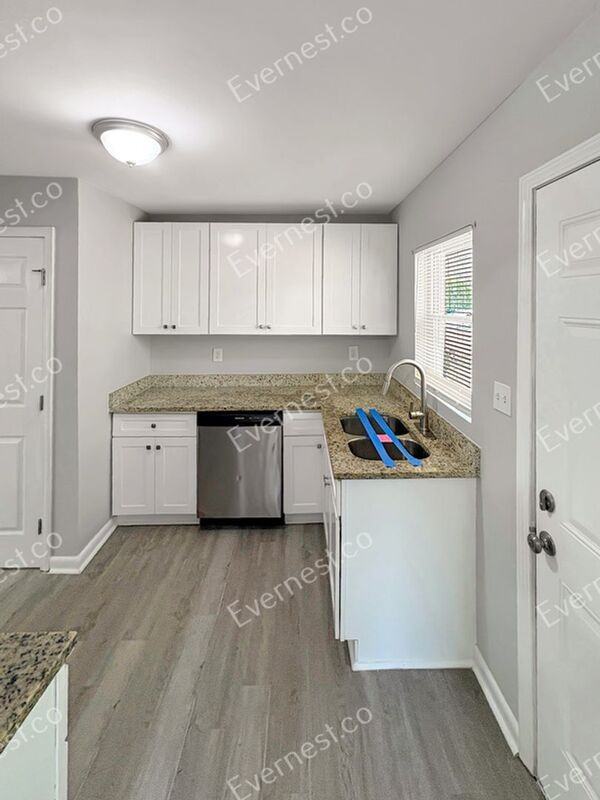 1000 Hutchens Rd Se - Photo 3 of 17