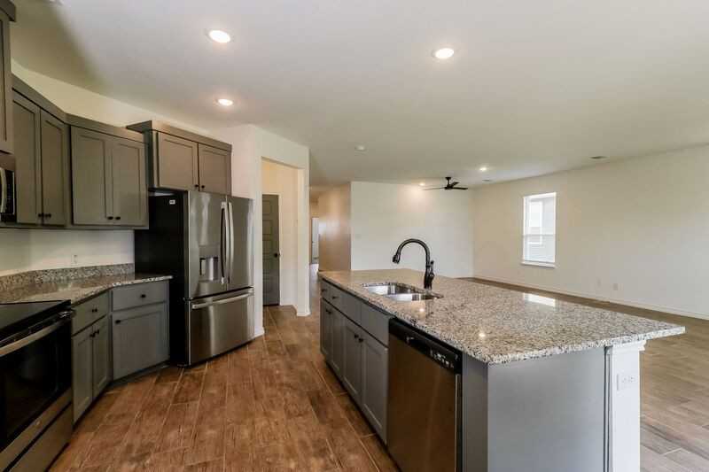 2236 Hornbeam St - Photo 3 of 19