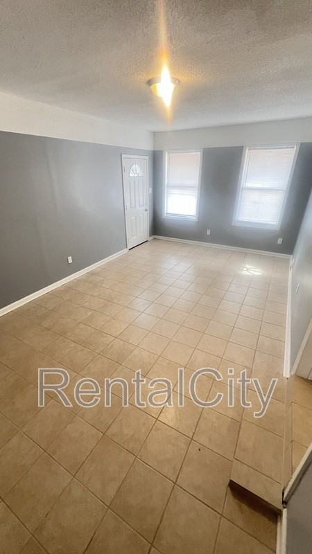 545 Oak Hill Rd - Photo 3 of 15