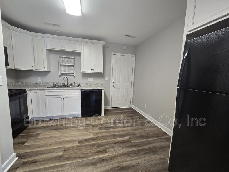 736 Baugh Rd - Photo 3 of 8