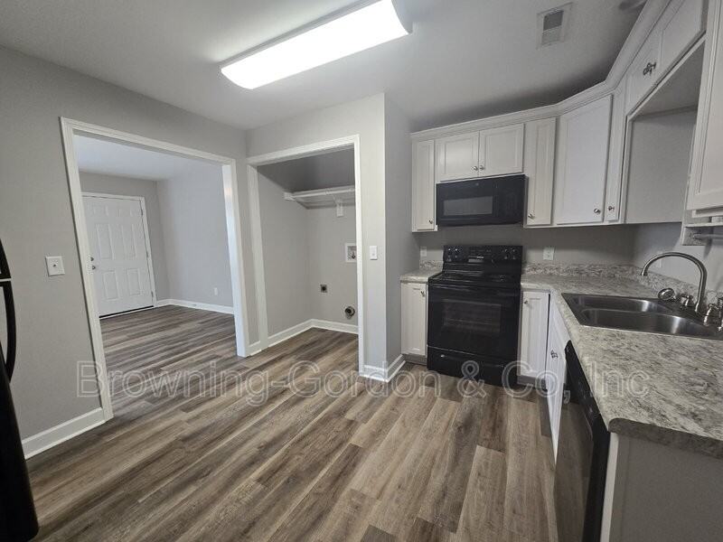 736 Baugh Rd - Photo 4 of 8