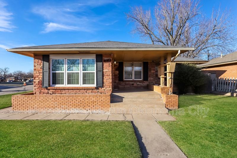 4343 Nw 16th St - Photo 2 of 24