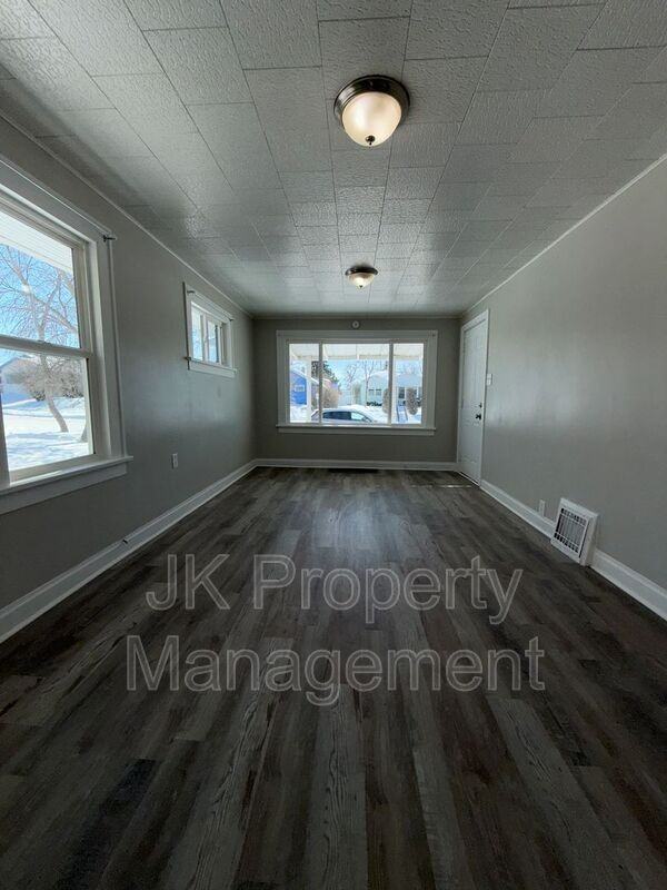 1703 2nd Ave S - Photo 2 of 21