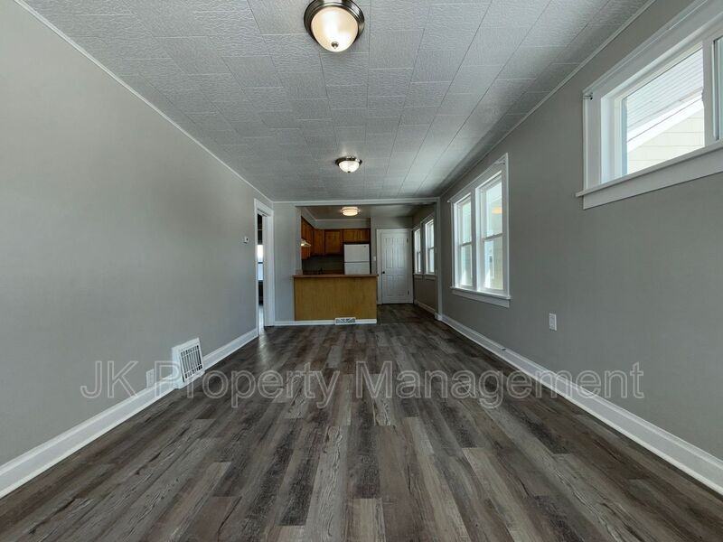 1703 2nd Ave S - Photo 5 of 21