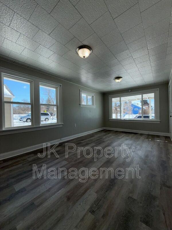 1703 2nd Ave S - Photo 6 of 21
