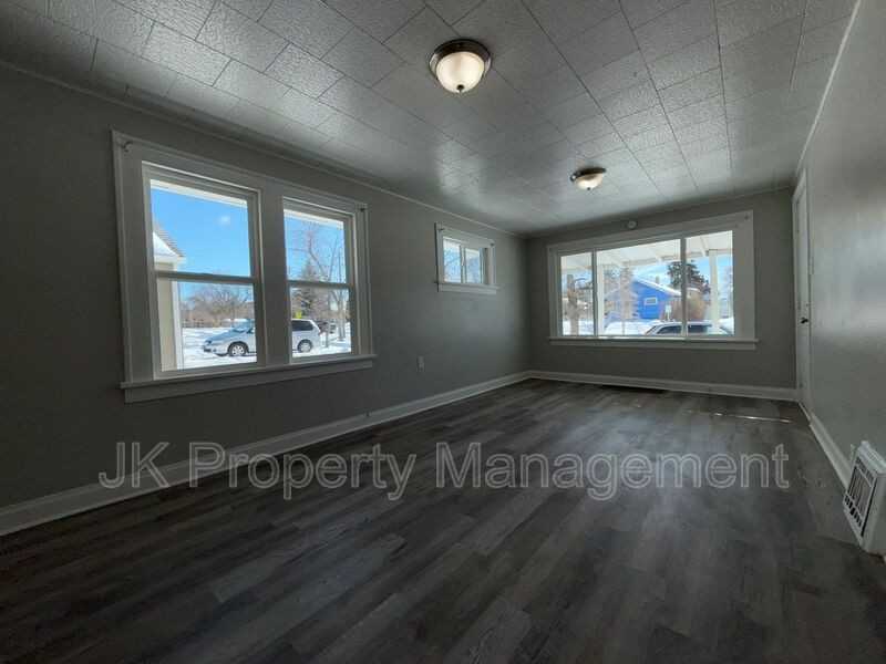 1703 2nd Ave S - Photo 7 of 21