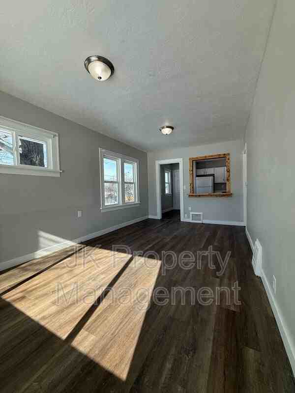 1701 2nd Ave S - Photo 2 of 17