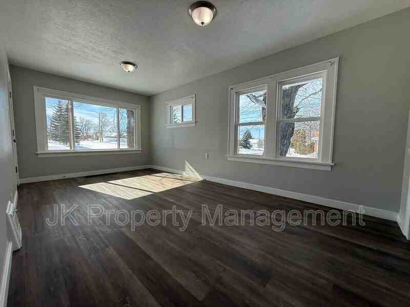 1701 2nd Ave S - Photo 5 of 17
