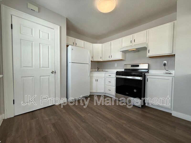 1701 2nd Ave S - Photo 7 of 17
