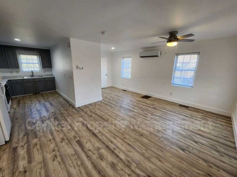 200 Cox St - Photo 4 of 12
