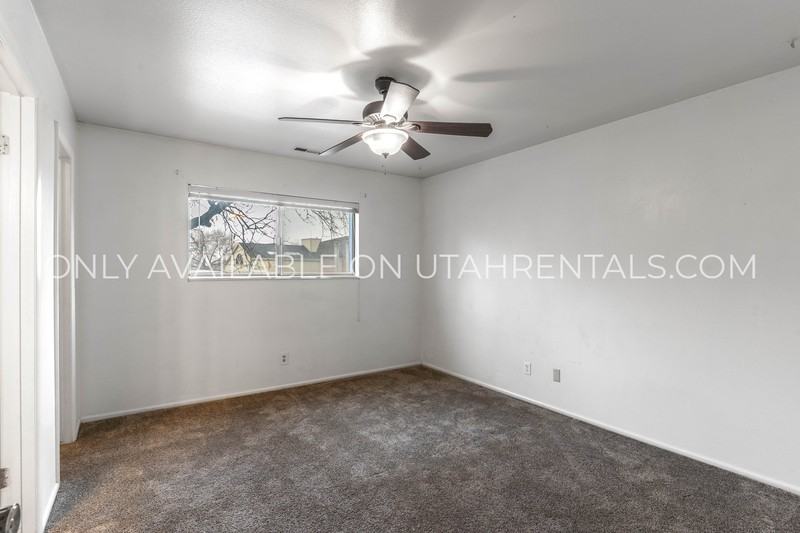 1707 Hickory Ln - Photo 7 of 23