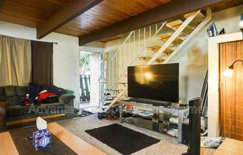 2617 Nw Coolidge Way - Photo 2 of 6