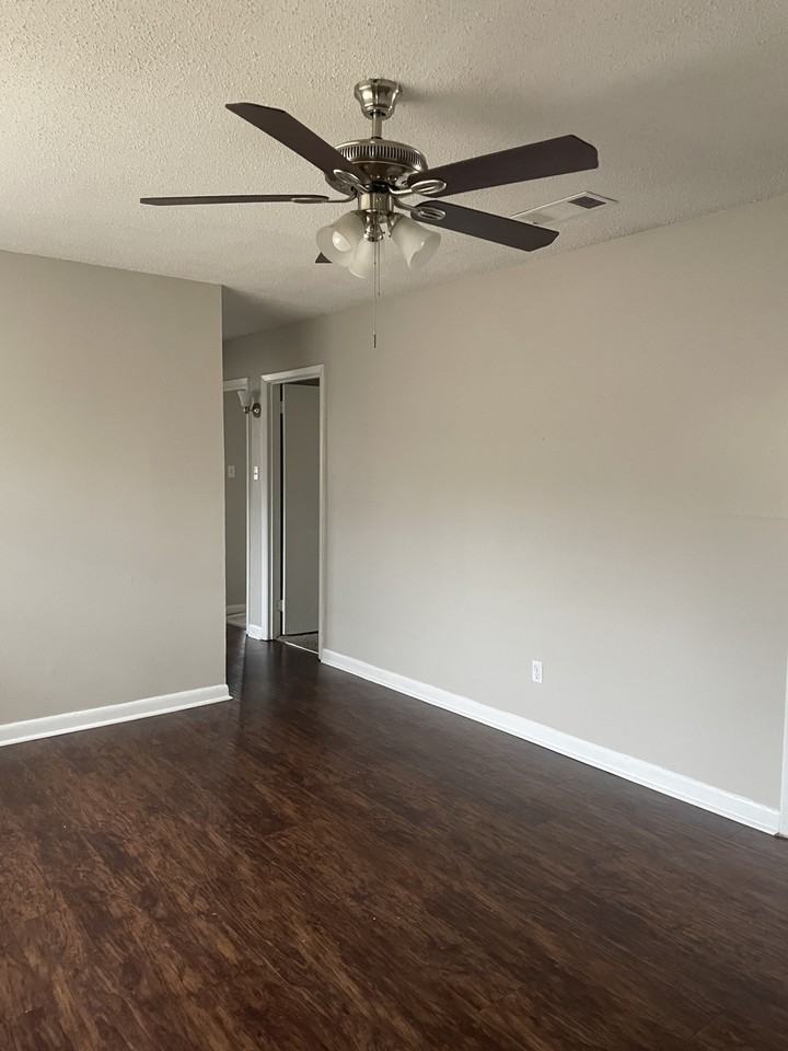 5 Covina Ct - Photo 2 of 26