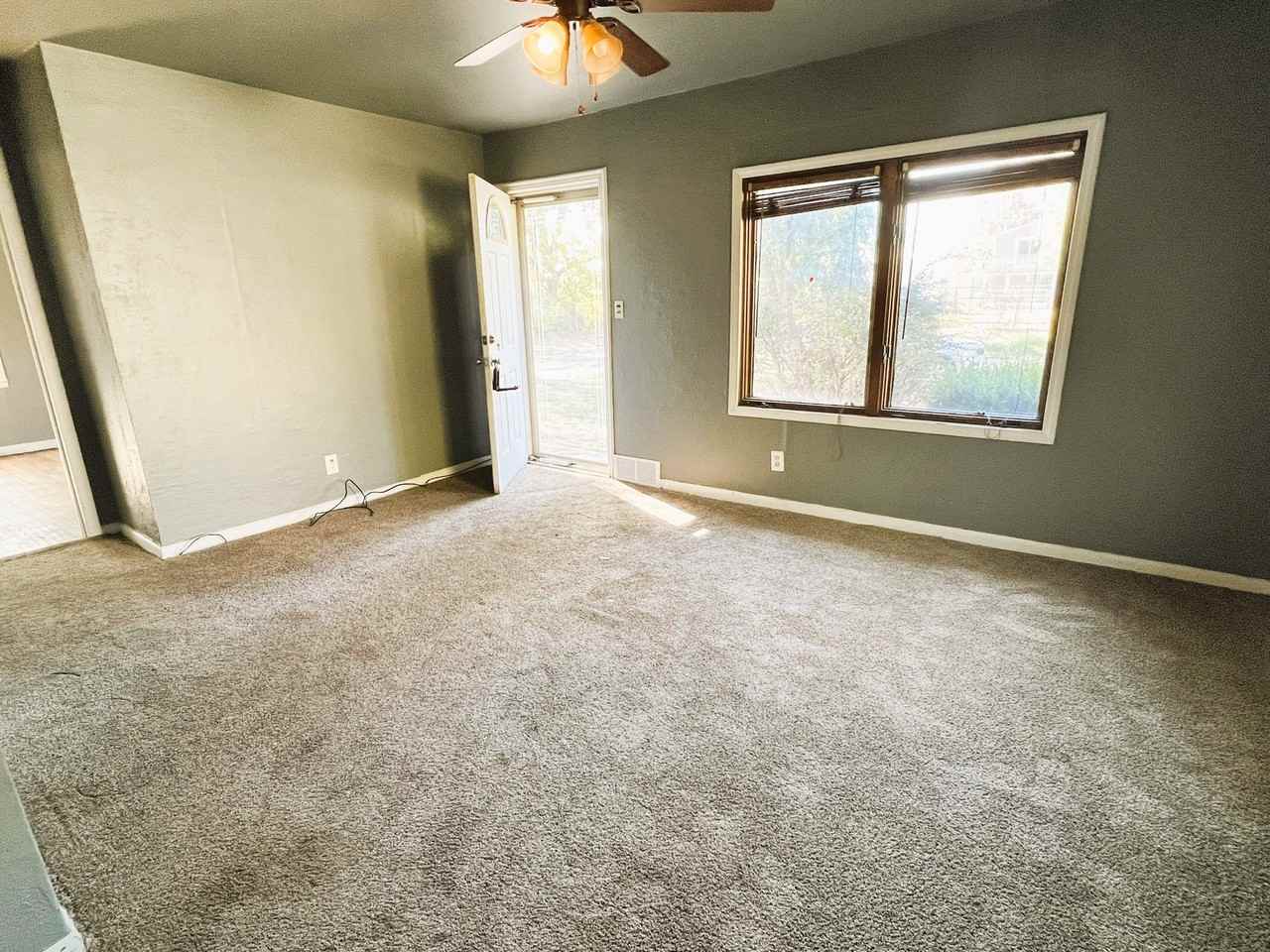 1822 N Kansas Ave - Photo 2 of 8