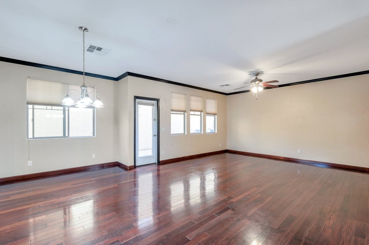 3745 E Kerry Ln - Photo 2 of 22