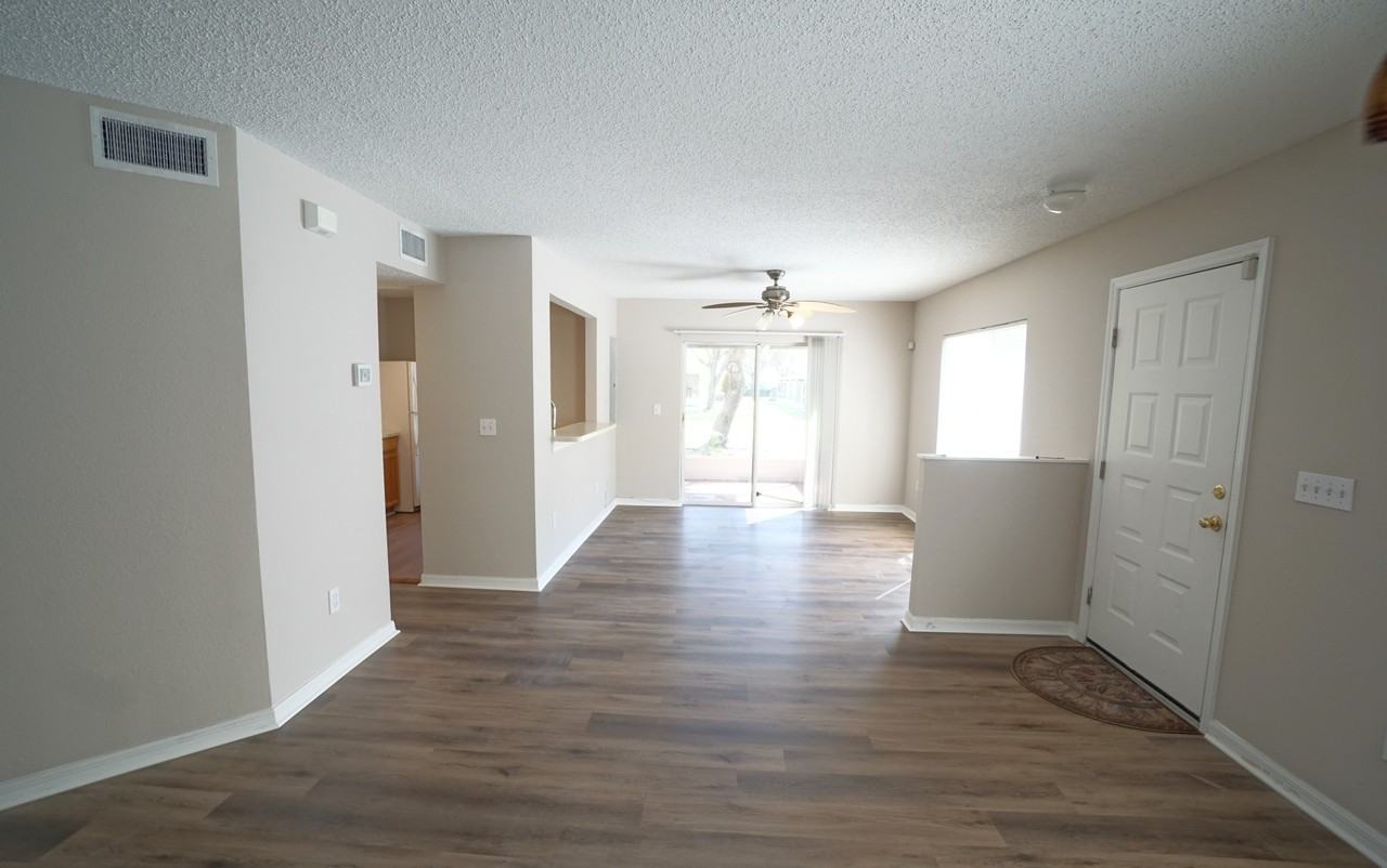 10811 Brickside Ct - Photo 6 of 20
