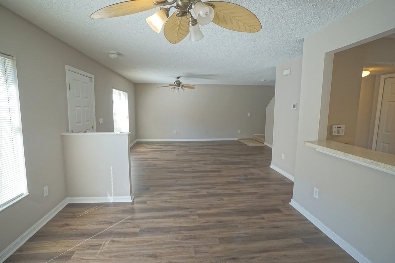 10811 Brickside Ct - Photo 7 of 20