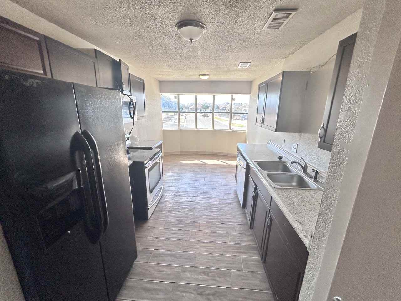 5001 Greenlee Dr - Photo 7 of 15