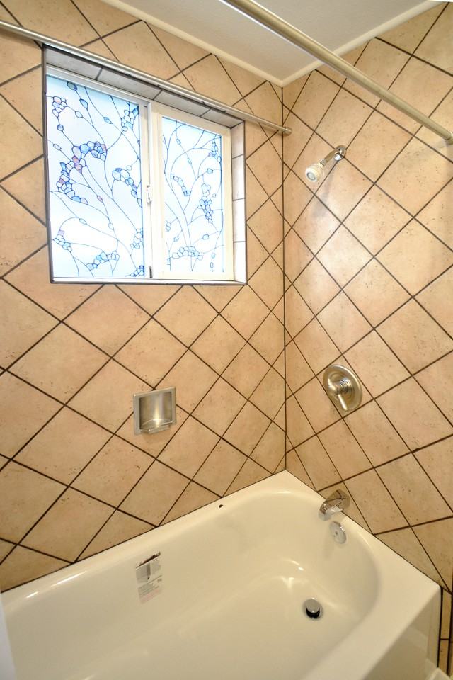 2065 Nw 34Th St - Photo 2 of 14