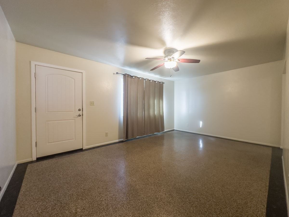 12203 N 112th Ln - Photo 2 of 12