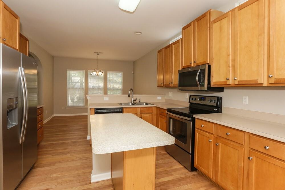 2542 Carmathen Rd - Photo 5 of 15