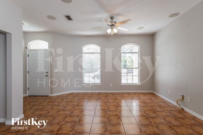 321 N Hampton Ave - Photo 2 of 16
