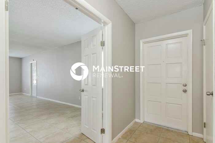 14051 Briardale Ln - Photo 3 of 16