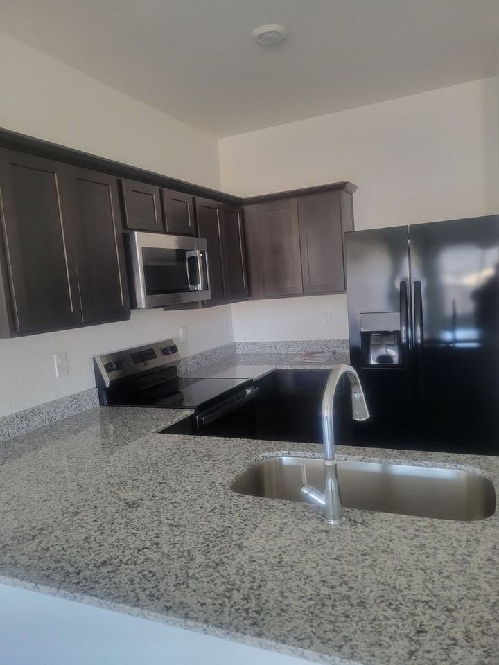 1265 Lehmann - Photo 4 of 11