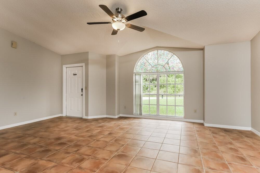 2214 Sw Jay Ave - Photo 5 of 16