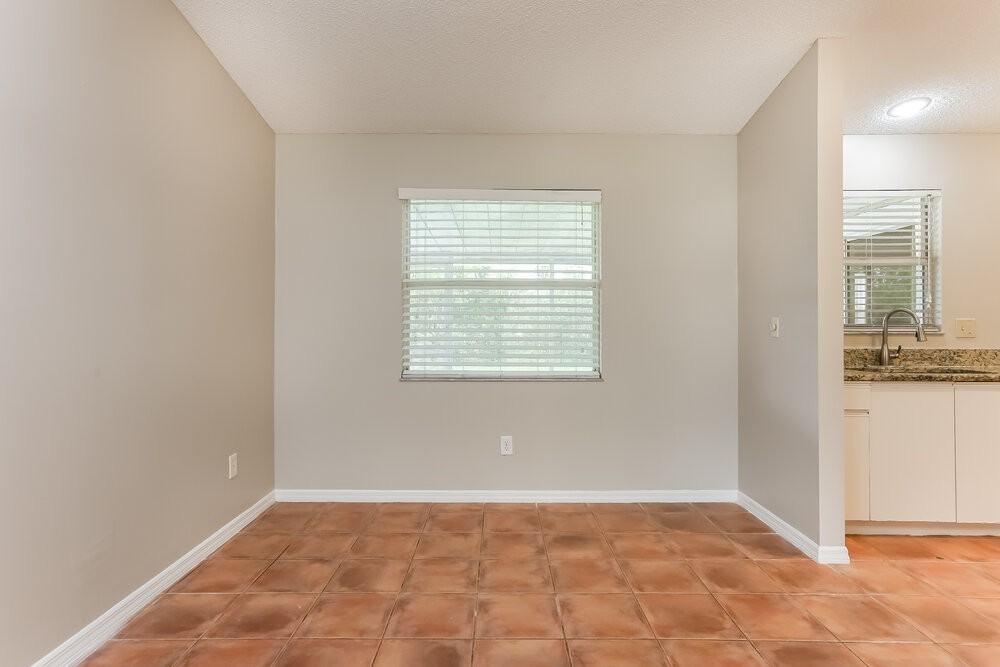 2214 Sw Jay Ave - Photo 6 of 16