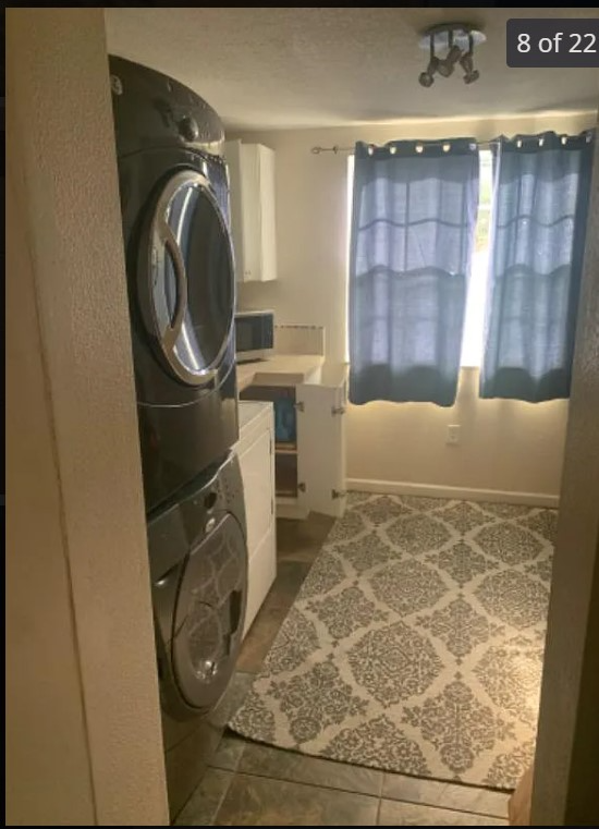 1421 Lakewood Dr - Photo 3 of 8