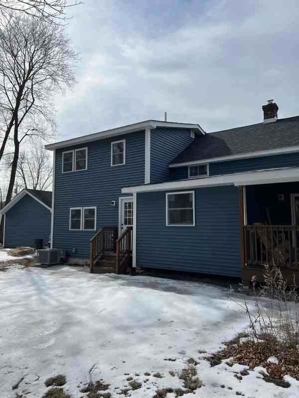 63 Erie St - Photo 3 of 32