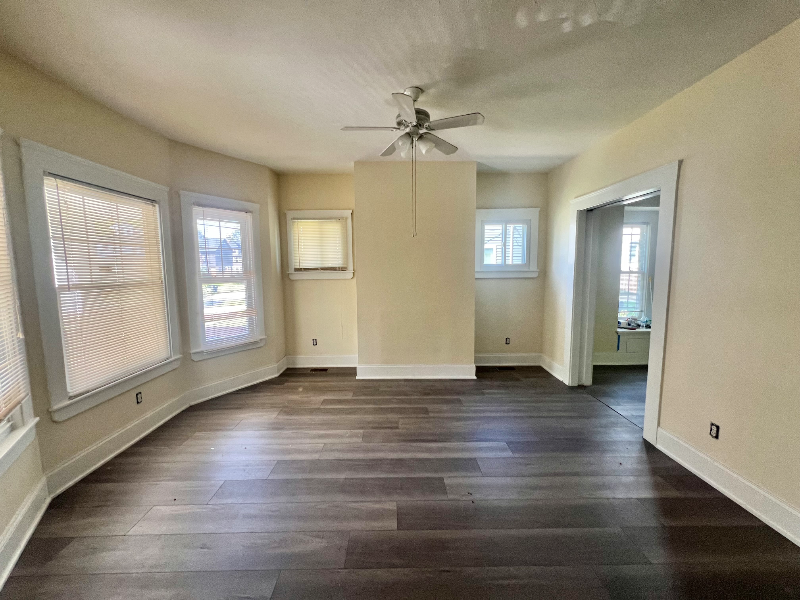 10713 Lee Ave - Photo 2 of 13