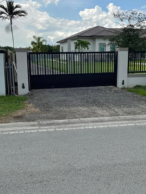 5300 Sw 122nd Ave - Photo 3 of 20