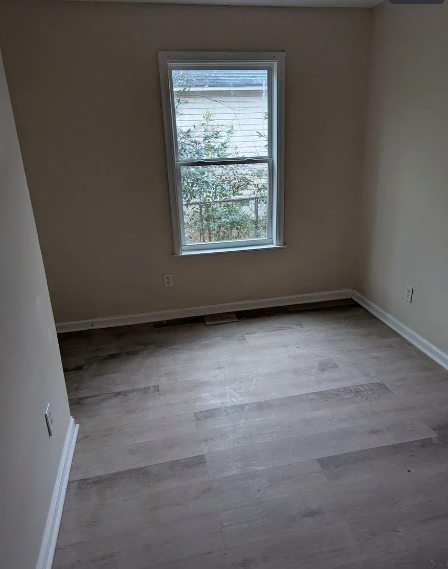 1041 Hall St - Photo 3 of 8