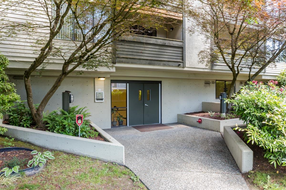 Burnside Apartments - Photo 3 of 10