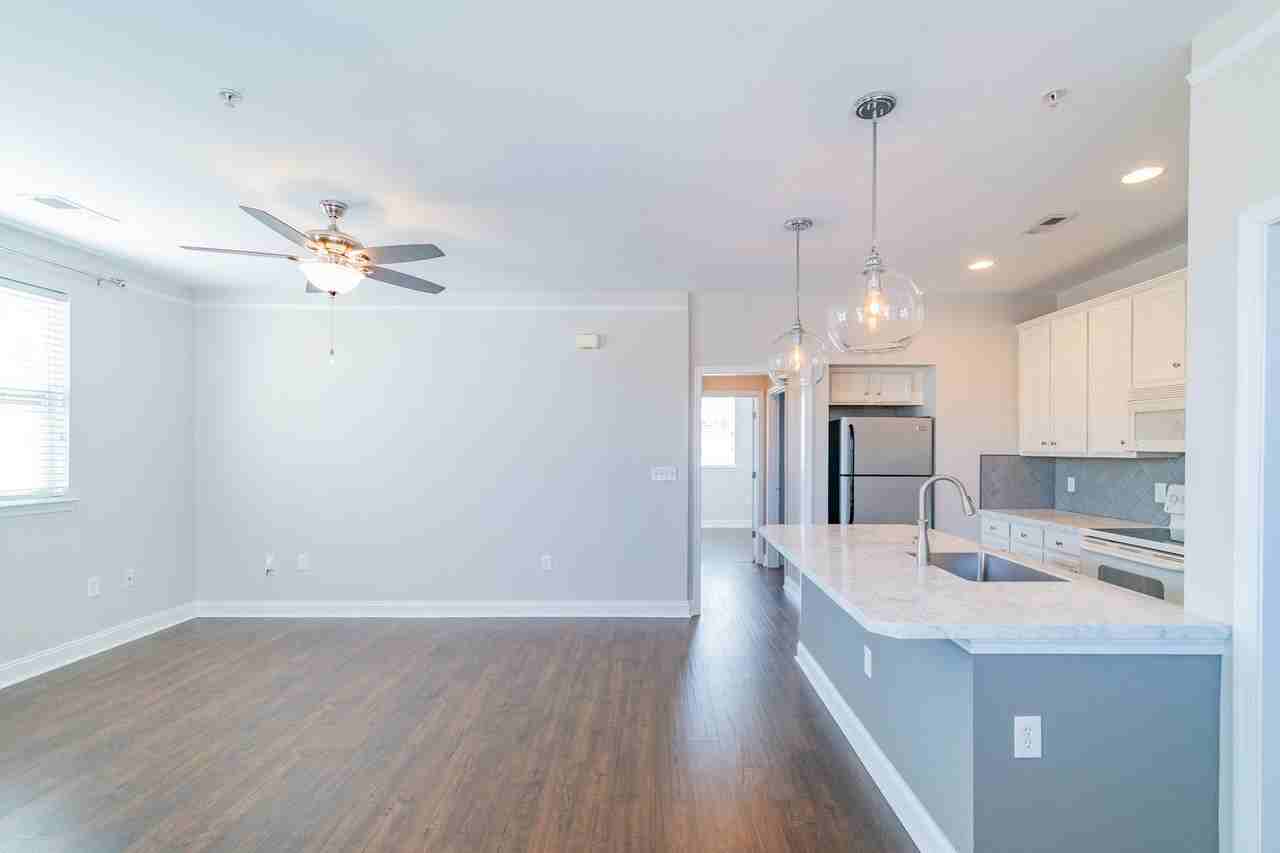 560 Oakland Ave - Photo 7 of 33