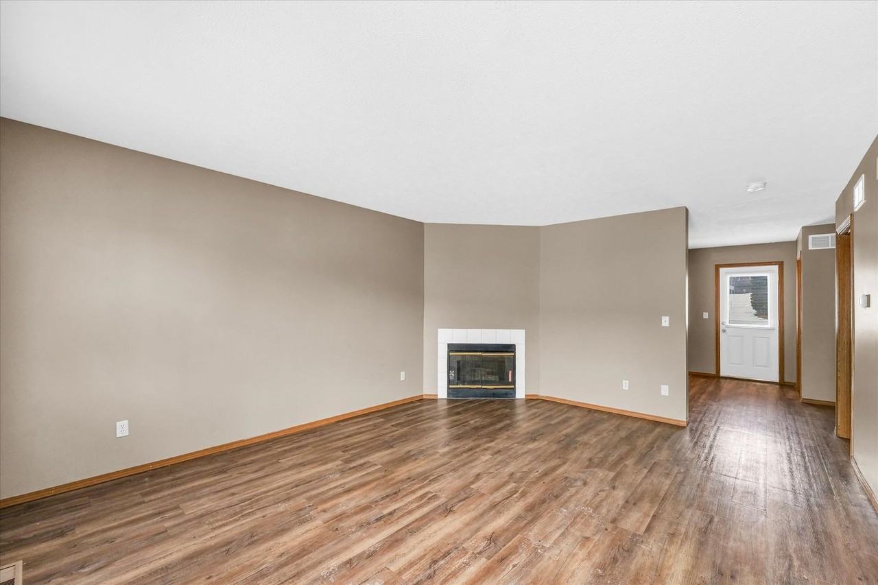 2412 Clearwater - Photo 2 of 34