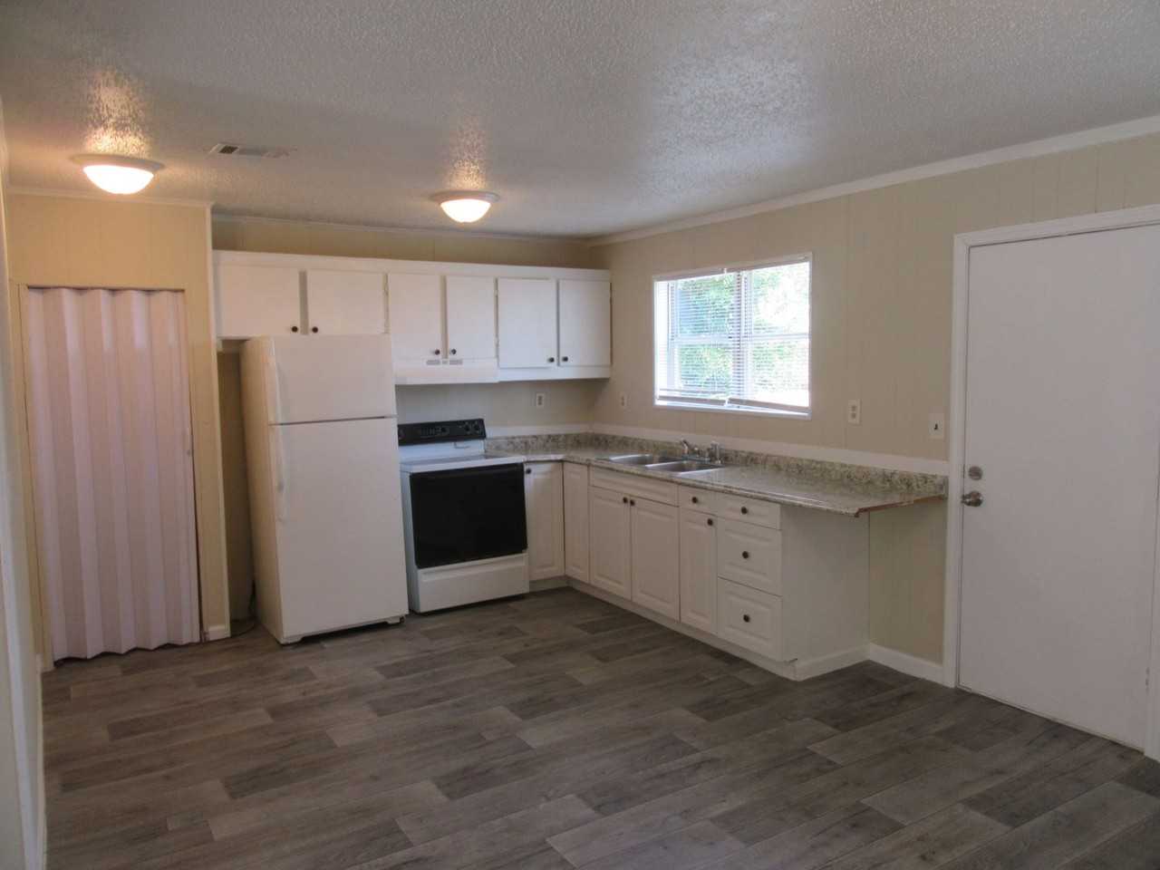 351 College Ave #A - Photo 3 of 18