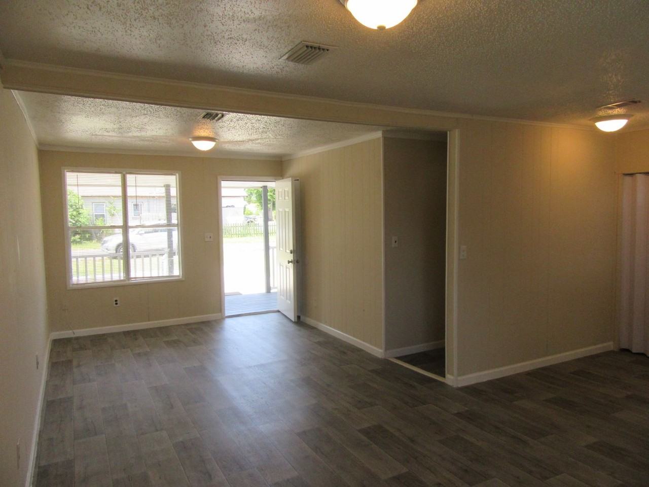 351 College Ave #A - Photo 5 of 18