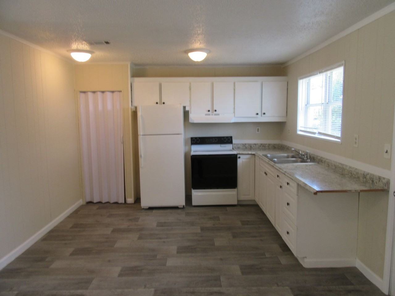 351 College Ave #A - Photo 6 of 18