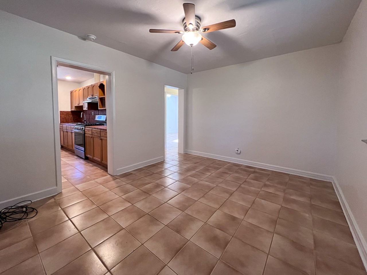 3153 Nw 11th St - Photo 4 of 26