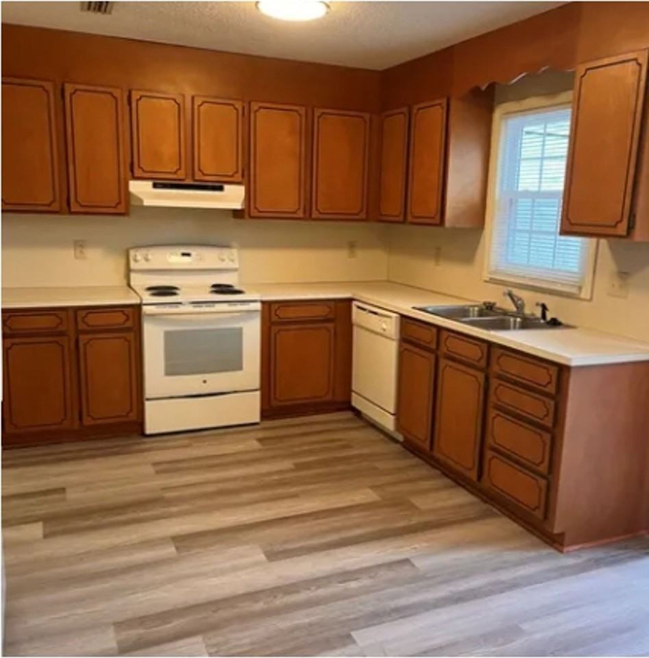 Wellington Place - Photo 2 of 4