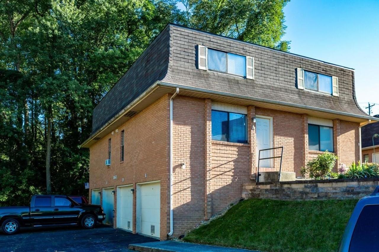 Waterford Arms II - Photo 2 of 7