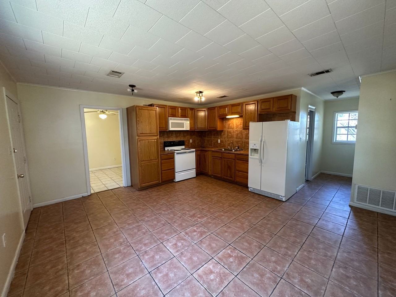 524 S 2nd St - Photo 3 of 14