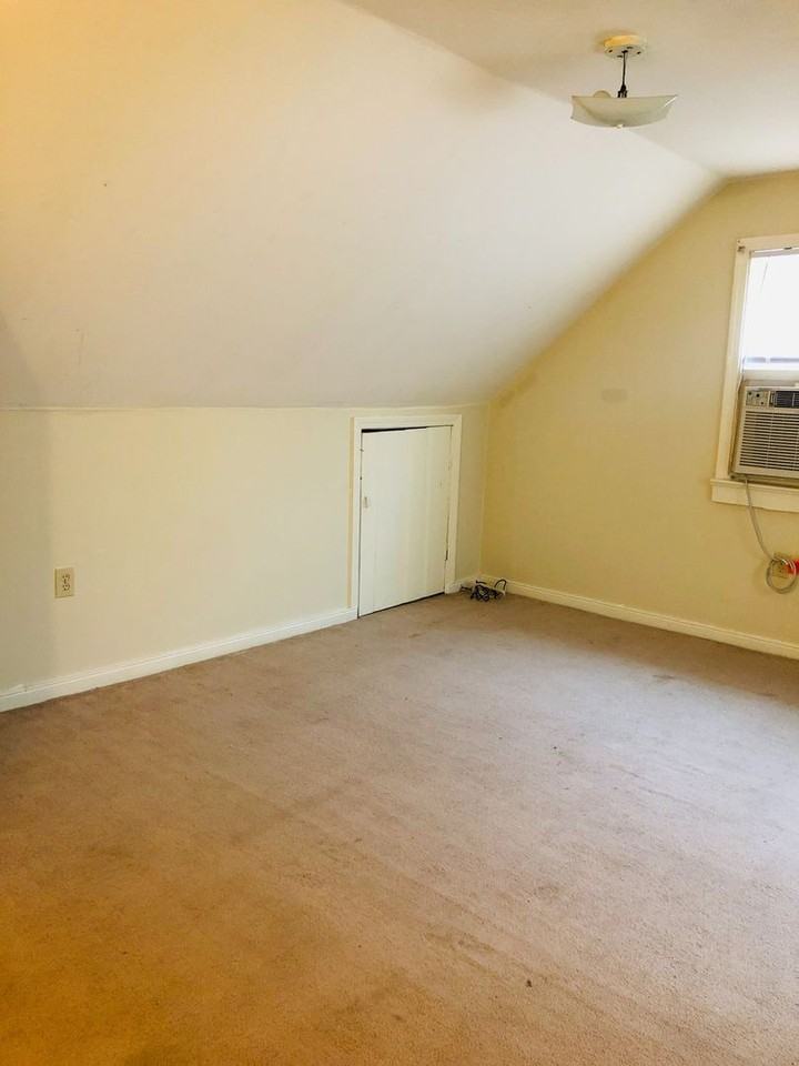 7010 Miami Ave - Photo 5 of 28